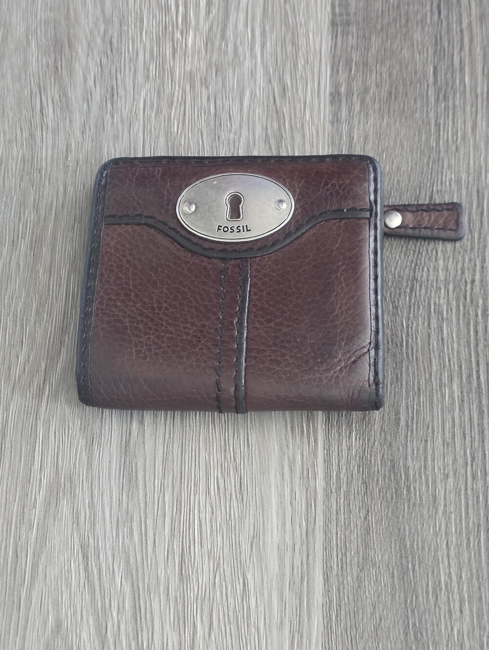 Fossil Unisex Brown Leather Wallet with Keyhole Plate